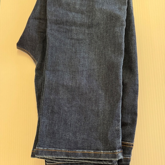 Tribal Jeans -- Sophia Curvy 10P Light Indigo Wash - Picture 5 of 6